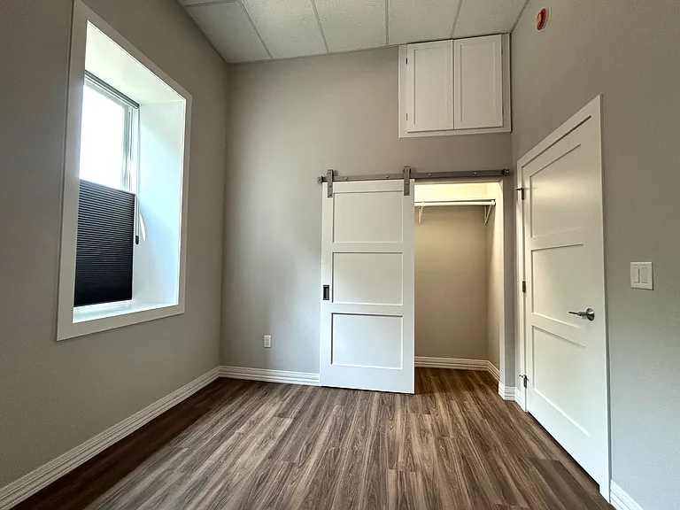 204 4th Ave #103 — Photo 3
