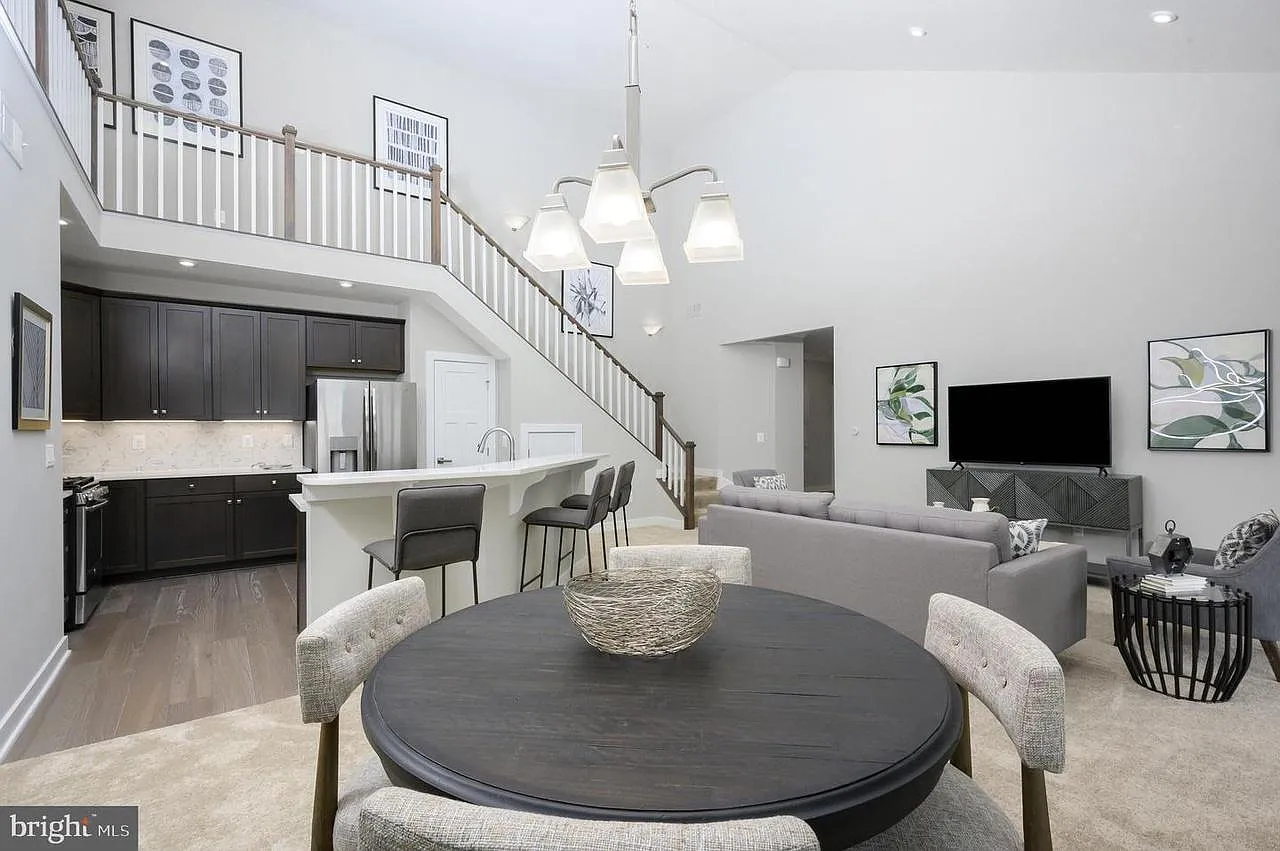 2 bed, 1785 sqft, $2,950 — Photo 2