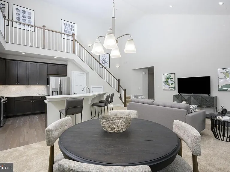 3411 Angelica Way #401 — Photo 2