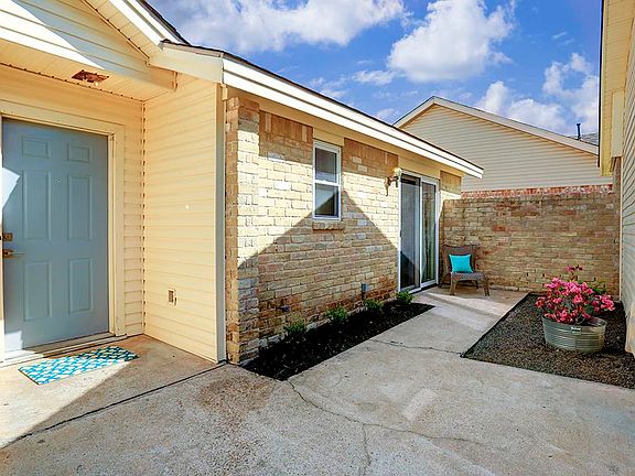 2nd image of 2034 Quail Grove Ln