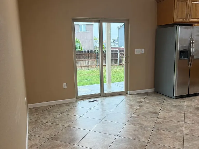 215 N Wellington St — Photo 7