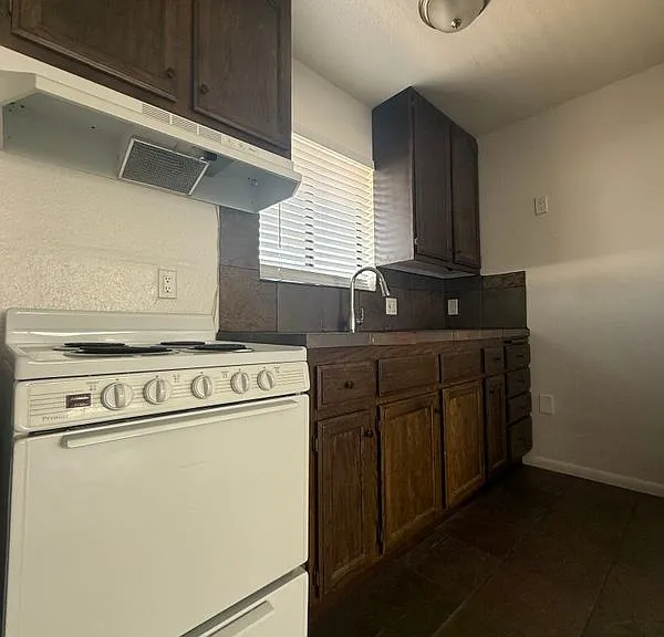 1816 N Gramercy Pl #304 — Photo 14