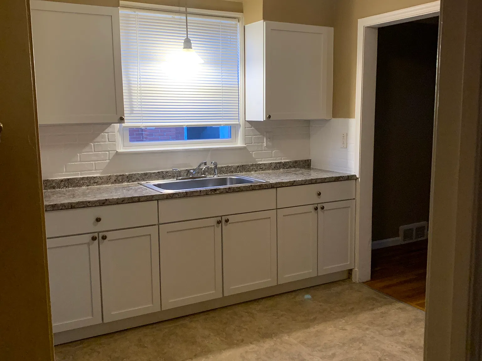 3 bed, 1020 sqft, $1,650 — Photo 3