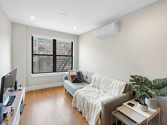 4th image of 650 Marcy Ave APT 3