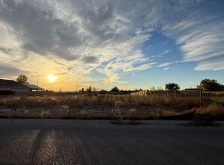 827 Redwood St SW, Rio Rancho, NM 87124