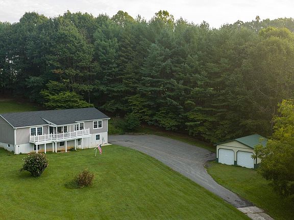 3rd image of 1020 Ridge Rd