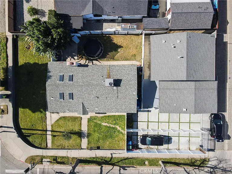 15803 Chatsworth St — Photo 33