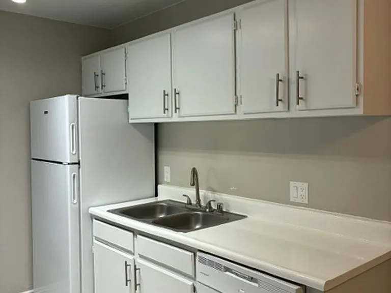 Mandalay Bay Apartments — Photo 43