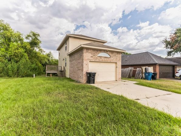 1411 Lake View Cir W, Brookshire, TX 77423