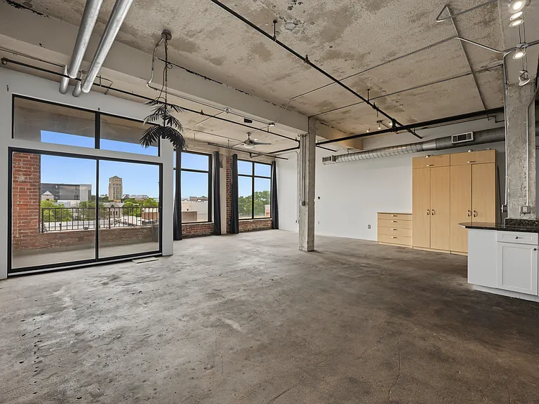 95 Forsyth St NW #4B — Photo 17