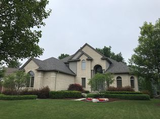 57384 Ridgewood Dr, Washington, MI 48094