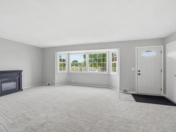 7725 W 22nd St, St Louis Park, MN 55426