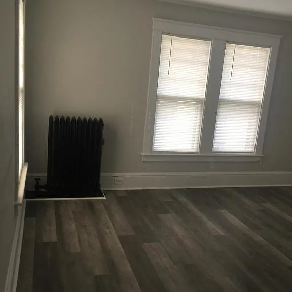 1872-1874 Davis St #4 — Photo 7