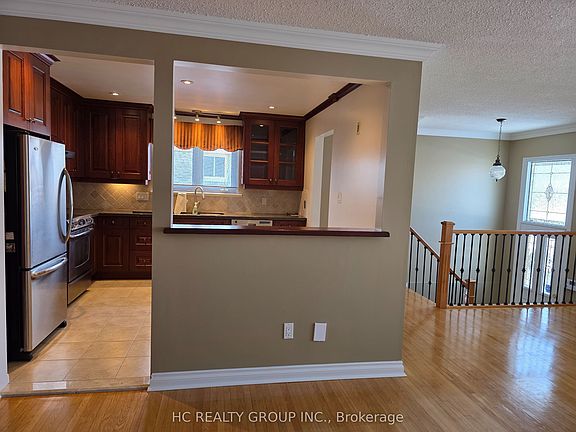 5th image of 3161 Rymal Rd
