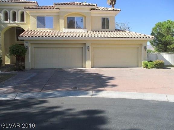 3rd image of 10033 Robin Oaks Dr