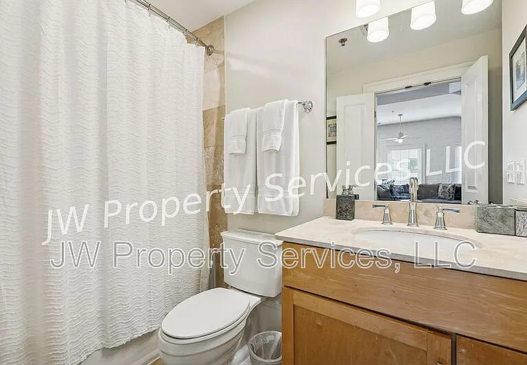 339 Carondelet St #4F — Photo 10