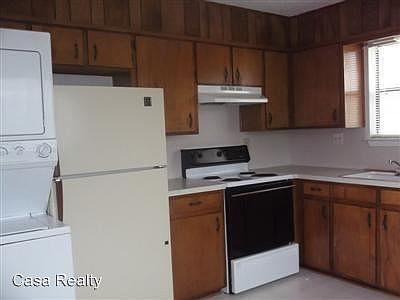 2nd image of 919 Dryden Ave #B