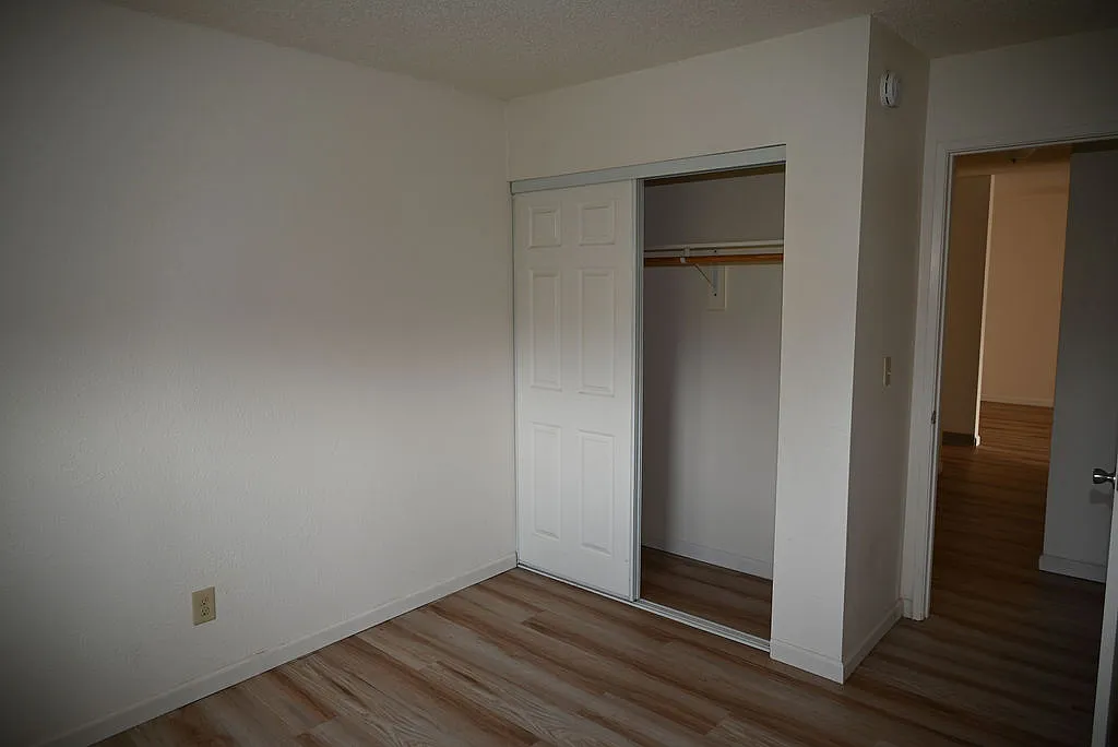 Christine Court - 2301-9 — Photo 4