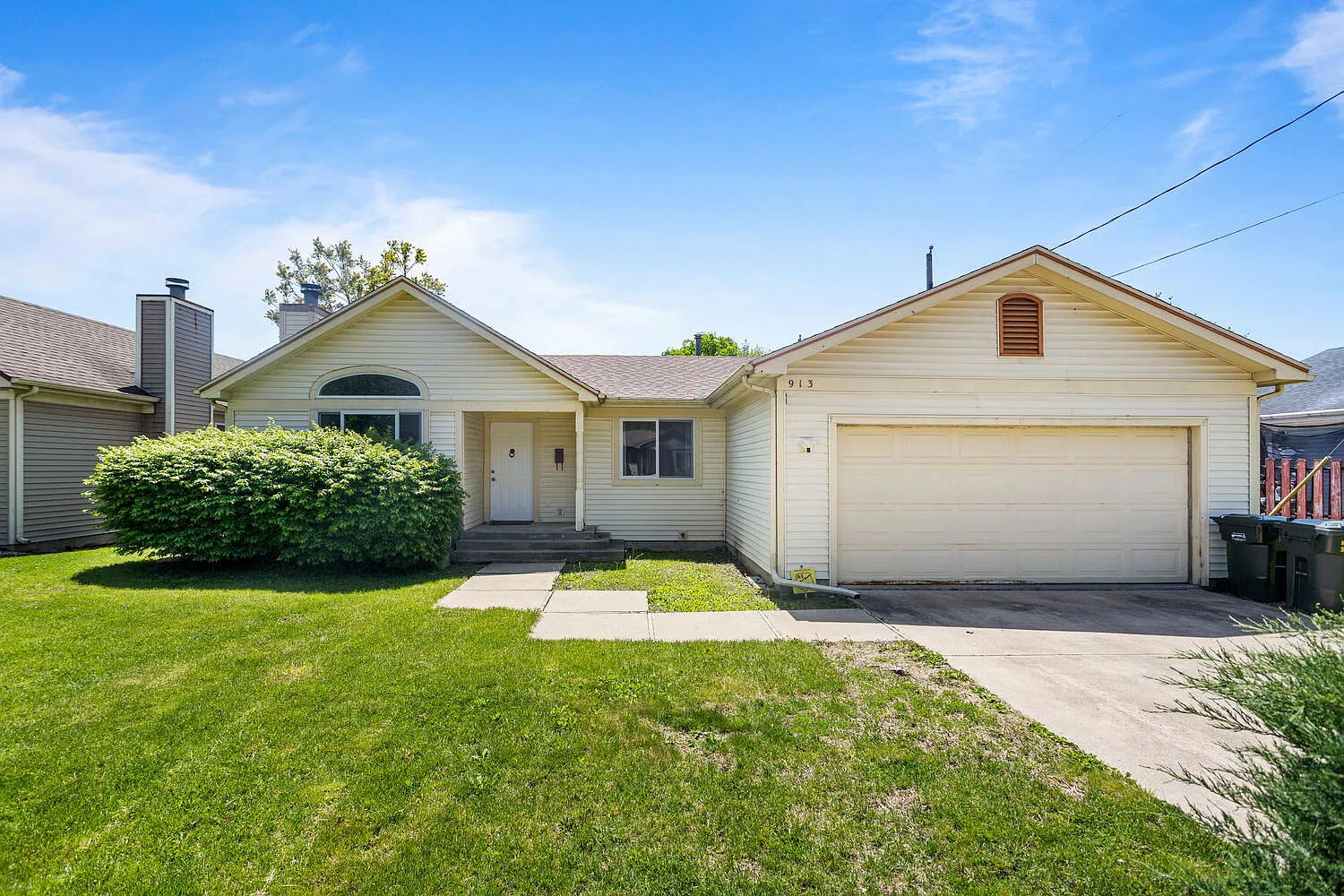 3 bed, 1529 sqft, $1,950 — Photo 1