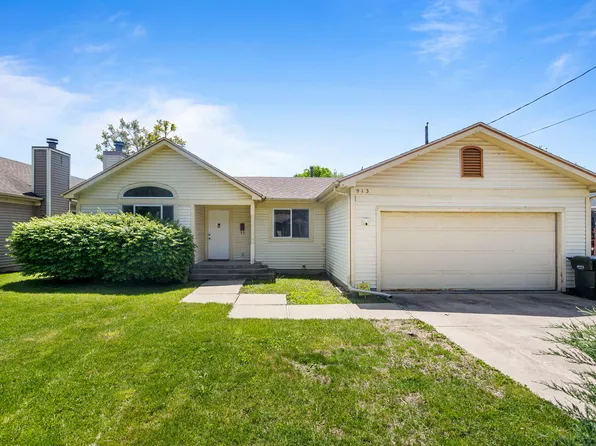 913 W Eads St, Urbana, IL 61801