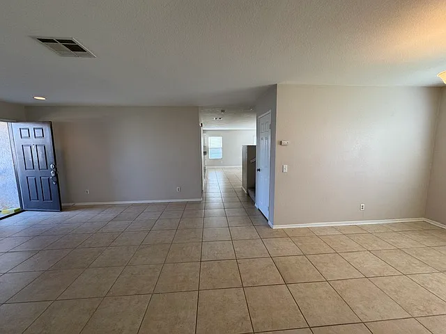 4 bed, 2.5 bath, 2179 sqft, $3,850 — Photo 4