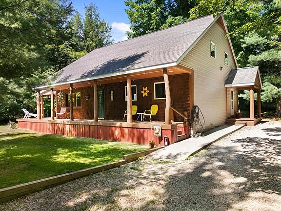 4th image of 2715 Indian Rd