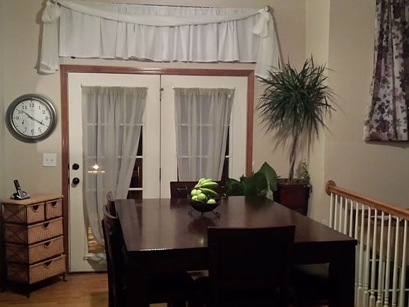 2nd image of 1424 SE Newberry Pl