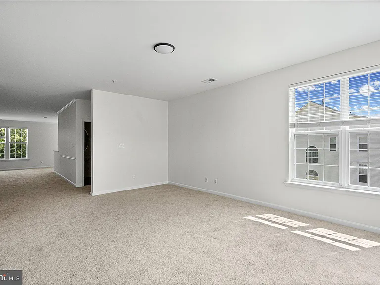 1670 Mohegan Dr #B — Photo 16