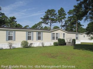 206 Lakeside Dr, Newport, NC 28570
