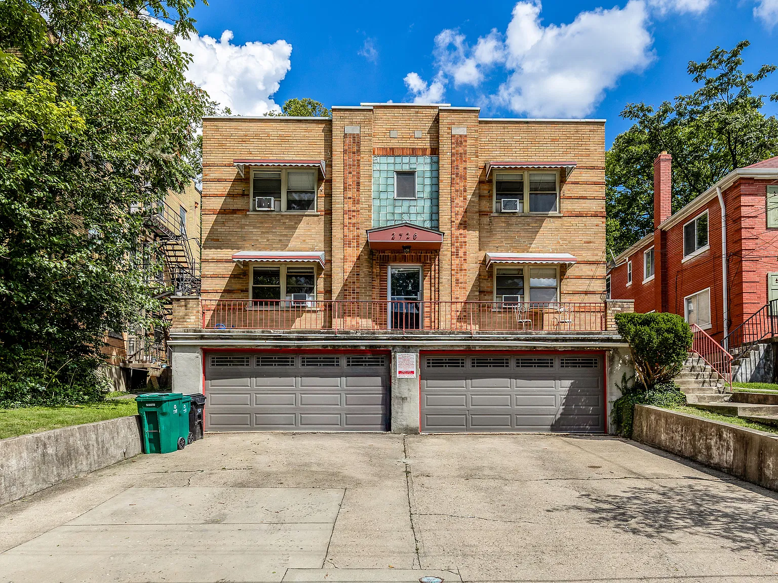2 bed, 900 sqft, $1,600 — Photo 1