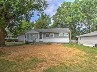 29 Ohio Dr, Decatur, IL 62526