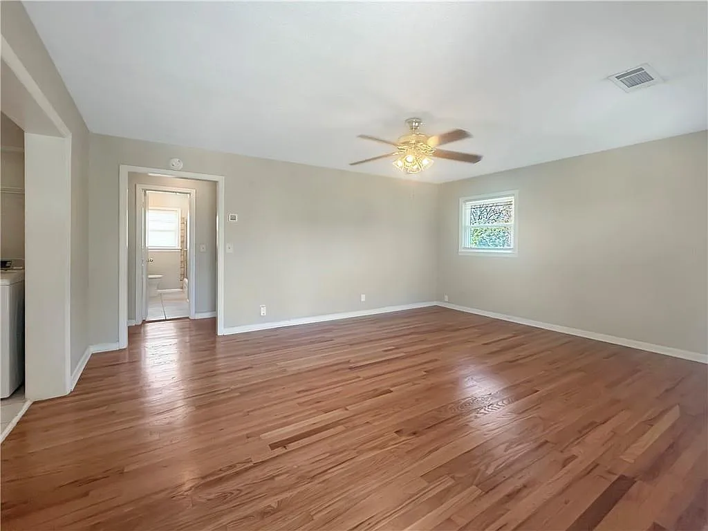 2 bed, 1.0 bath, 700 sqft, $1,500 — Photo 4