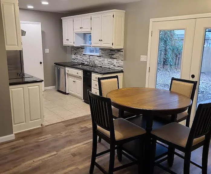 4300 Wynnewood Dr #2 — Photo 1
