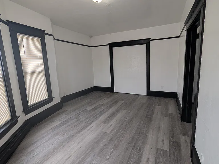 2344 W Hopkins St #2 — Photo 5