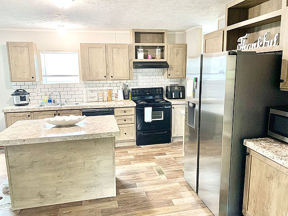 4th image of 218 Saint Helens Way