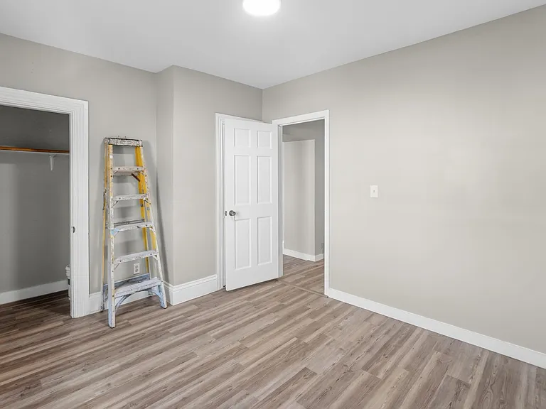 54-56 Hamlet Ave — Photo 13