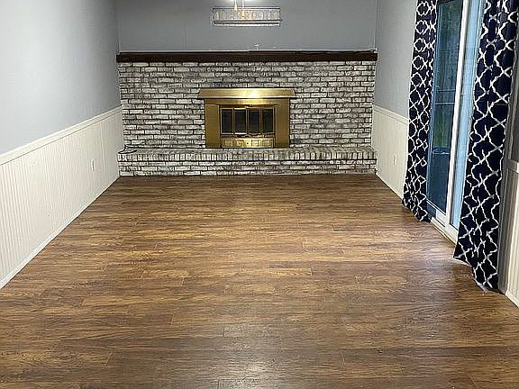 2nd image of 3093 Holly Dr