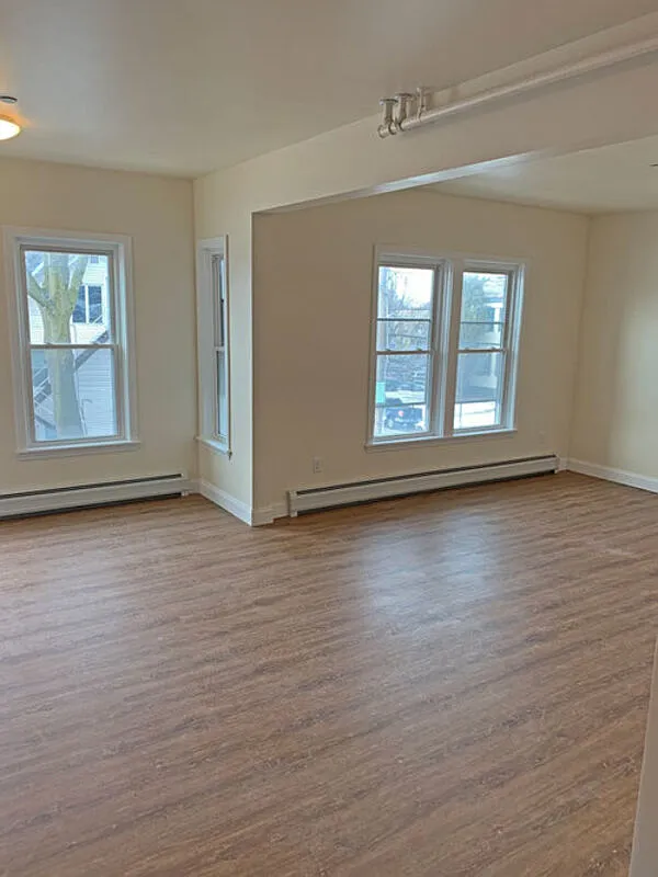 2 bed, 1.0 bath, $2,340 — Photo 3