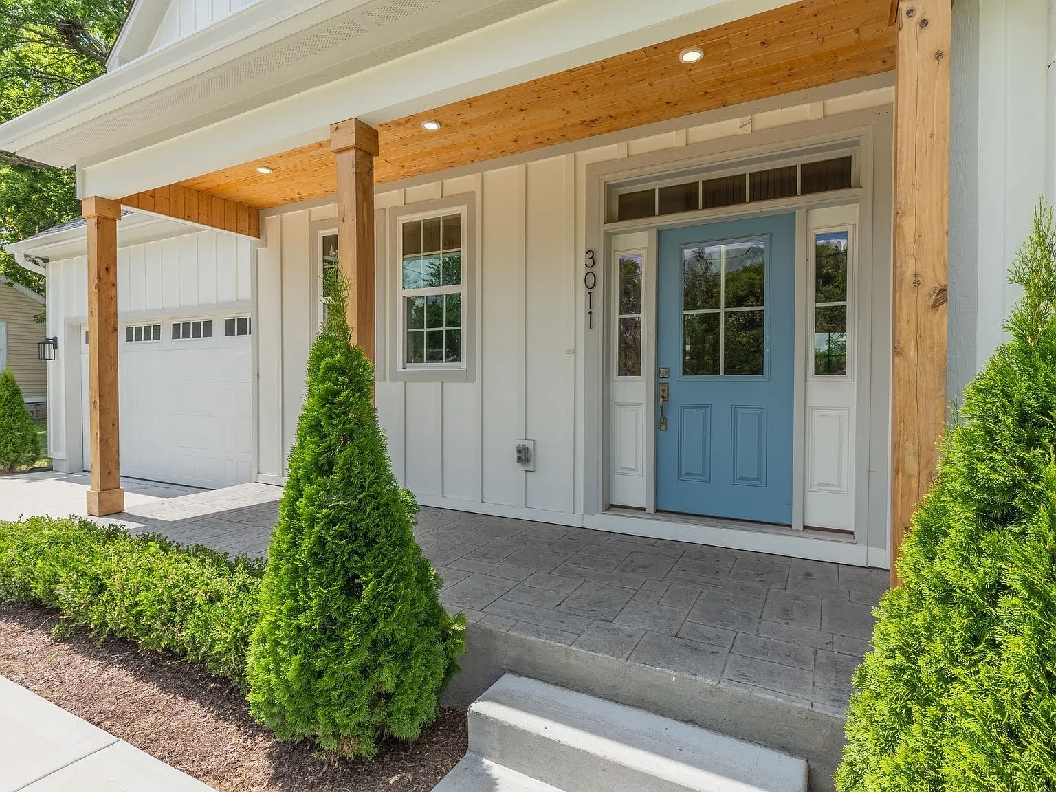 4 bed, 3.0 bath, 2821 sqft, $5,000 — Photo 3