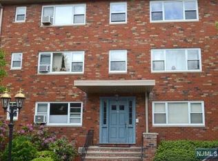 2430 8th St #3B, Fort Lee, NJ