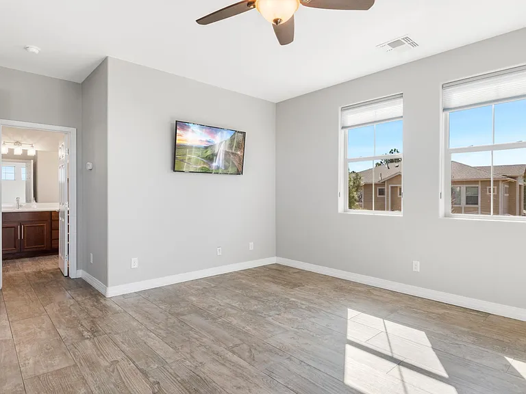 1196 N Waterside Dr — Photo 17