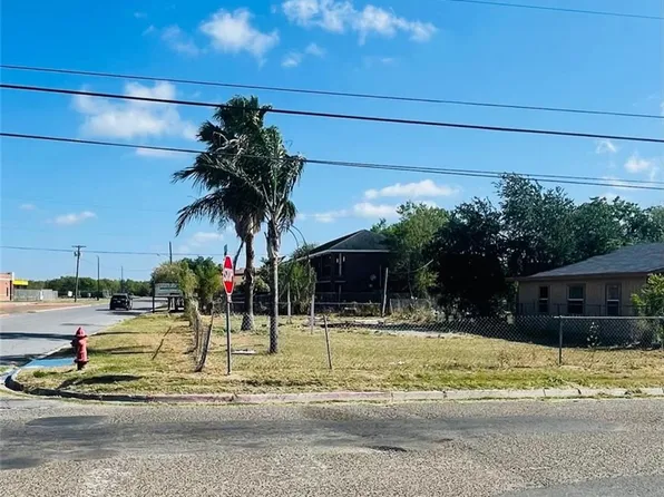 443 W Ciro Caceres Ave, Elsa, TX 78543