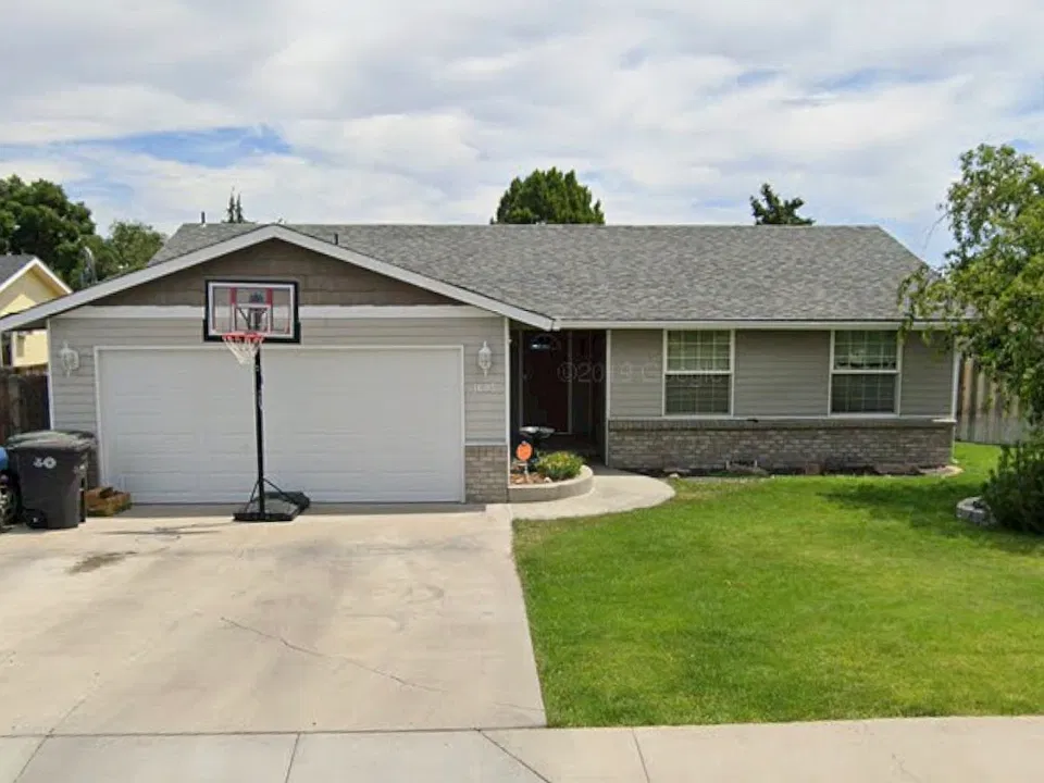 1603 S 74th Ave