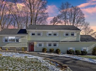 1 Northview Dr, Morris Plains, NJ