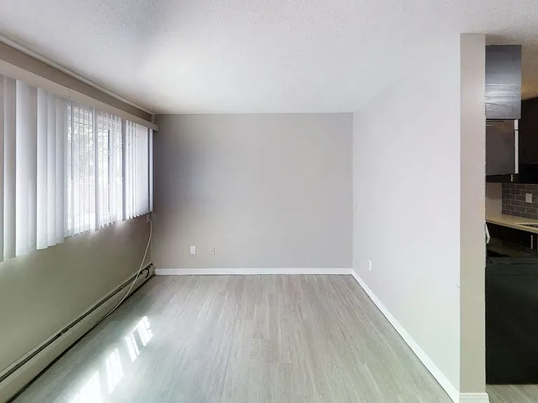 Whittier Flats - 3032 Pillsbury Avenue