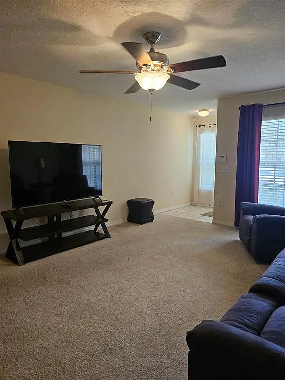 2 bed, 2.5 bath, 1496 sqft, $1,800 — Photo 2