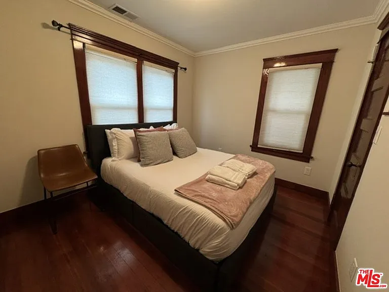 4253 Fountain Ave — Photo 9