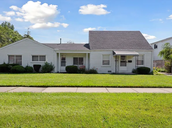 29706 Maison St, Saint Clair Shores, MI 48082