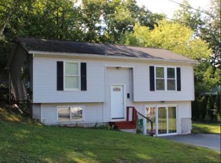 17 Fuller Dr, Brattleboro, VT 05301