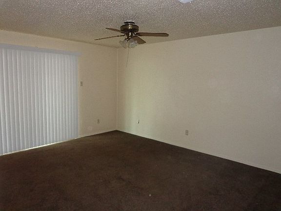 3rd image of 922 Malibu Dr